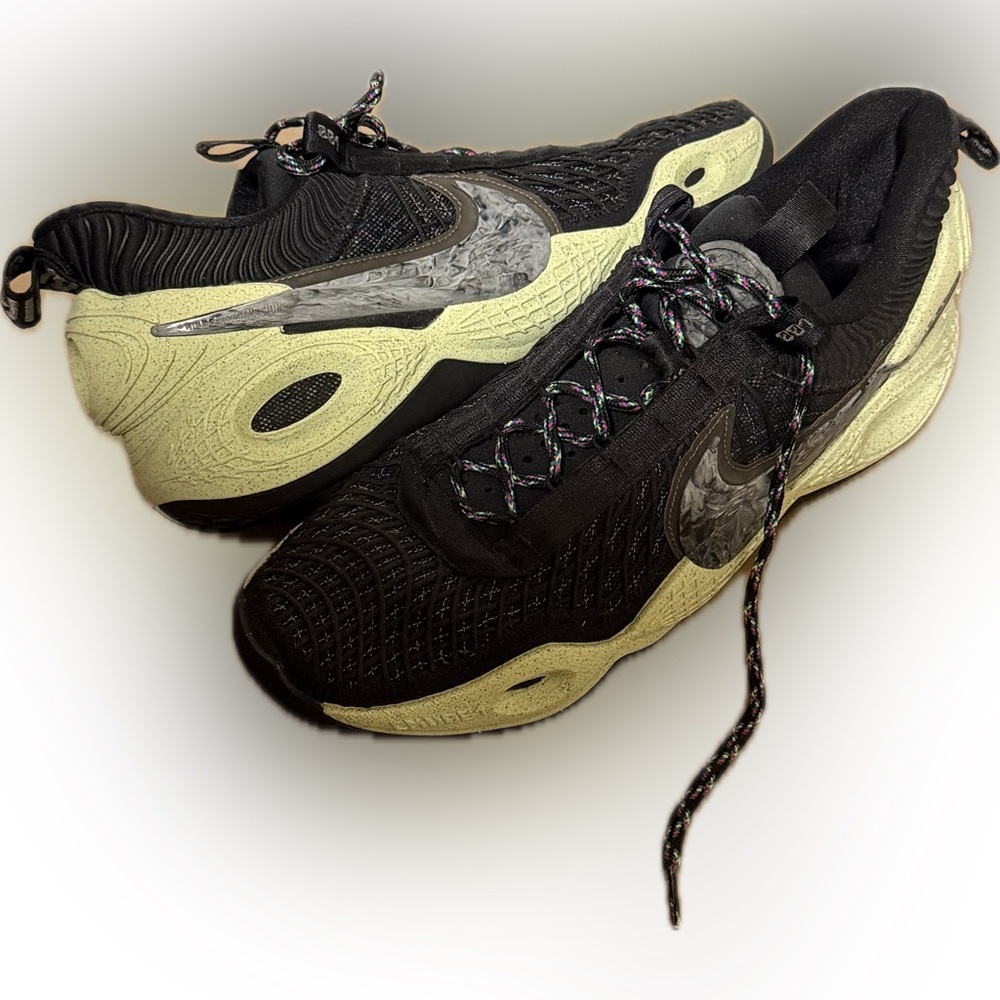 Nike Cosmic Unity 'Green Glow', Mens sz. 13, like new OOB
